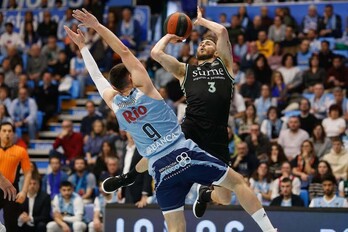 Ez da jaurtitzaile estetikoena, baina Lugon oro eraginkor aritu da Keith Hornsby.