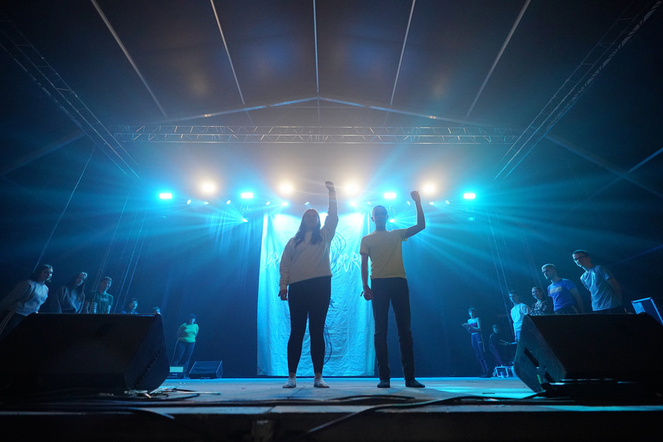 Ekitaldi nagusiaren beste une bat. Ekitaldi nagusiaren beste une bat.