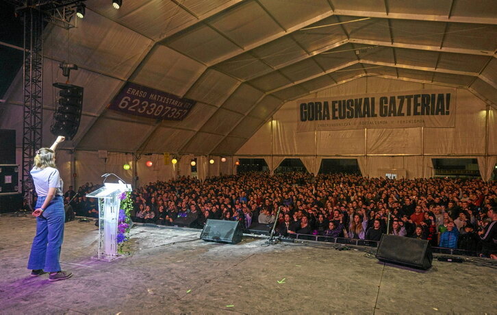 Ernaik Lezoko industriagunean prestatu zuen Zaratagunean egin zen ekitaldi nagusiko irudiak.