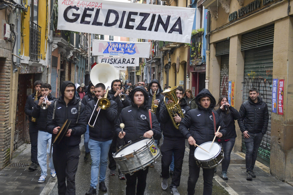 Txaranga giroa alaitzen Iruñeko Aberri Egunean. Txaranga giroa alaitzen Iruñeko Aberri Egunean.