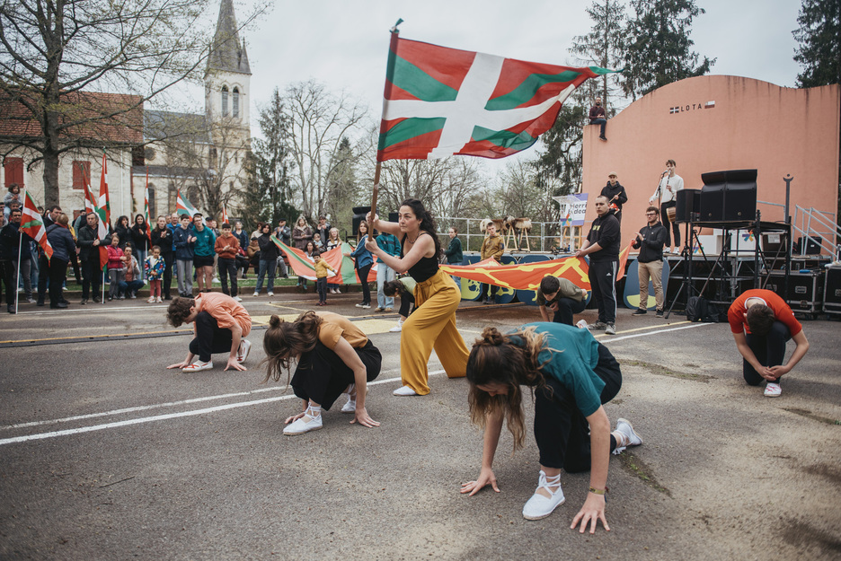 Dantzarako tartea ere izan da Uztaritzen. Dantzarako tartea ere izan da Uztaritzen.