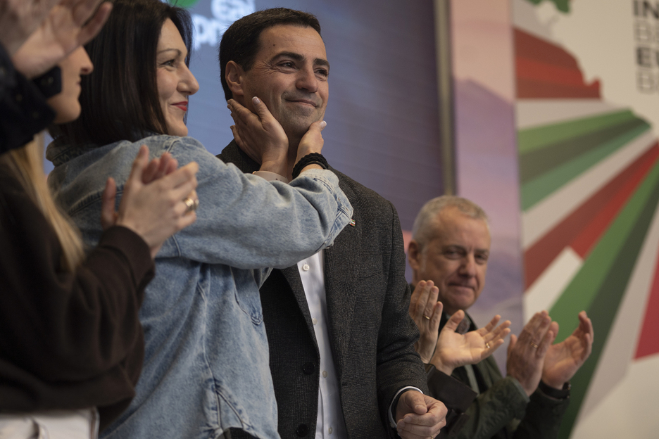 Euskal Dantzak Bilbon, Aberri Egunean. Euskal Dantzak Bilbon, Aberri Egunean.