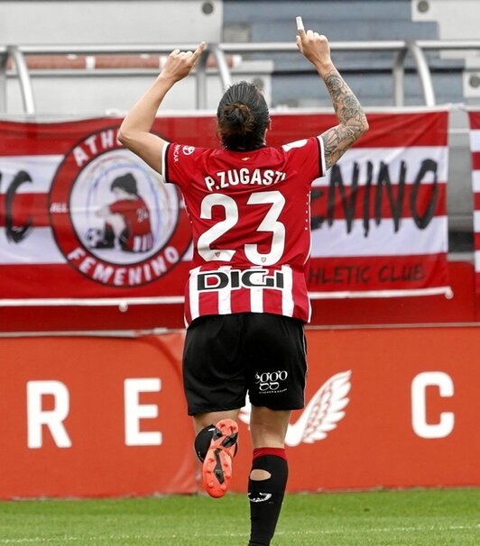 Zugasti celebra su hat-trick.