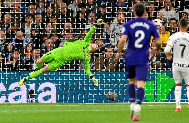 Azken orduko ezbeharrik gertatzen ez bada, Julen Agirrezabala hamaikakoan egongo da Kopako finalean.