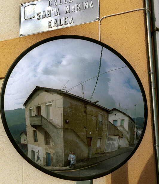 San Antonio auzora autobusei sarbide emateko desagertu ziren etxeak, artxiboko irudian.