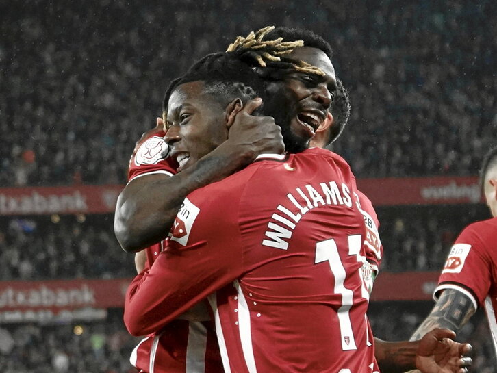 Los hermanos Williams se abrazan tras clasificarse para la final copera.