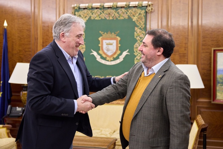 El alcalde de Iruñea, Joseba Asiron, y el presidente del NBB del PNV, Unai Hualde, el pasado 12 de enero.