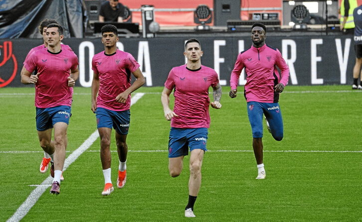 Los jugadores del Athletic realizaron la última sesión previa a la final en el estadio de La Cartuja.
