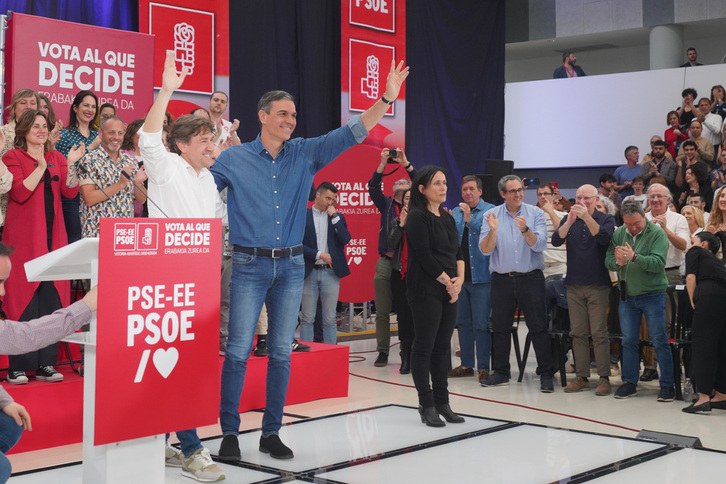 Andueza y Sánchez, en el acto de este sábado en Gasteiz. 