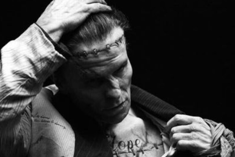 Un irreconocible Christian Bale encarna a la criatura de Frankenstein. WARNER BROS Un irreconocible Christian Bale encarna a la criatura de Frankenstein. WARNER BROS.