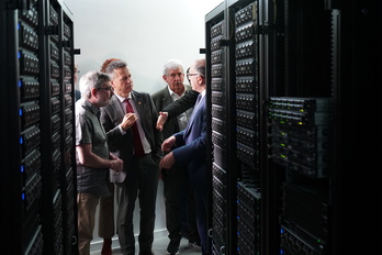 Visita del Gobierno de Lakua a Hyperion, el superordenador ubicado en Donostia.