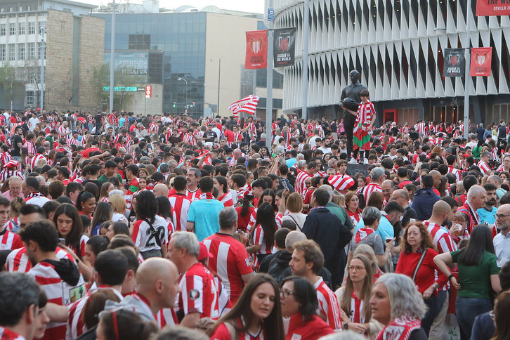 Zaila izan da gaur Bilbon “Wally” topatzera jolastea. 