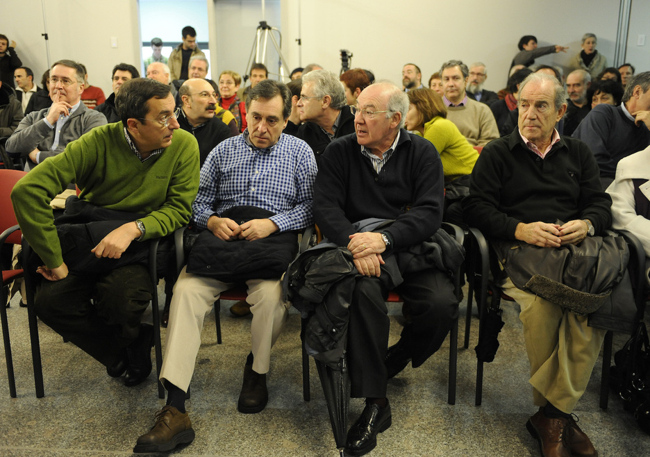 Ardanza junto a Bilbao, Agirre y Garakoikoetxea en un acto en apoyo a Egunkaria.