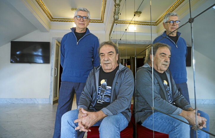 Mixel Ducau eta Anje Duhalde, Errobi taldearen ordezkari, atzoko prentsaurrekoan.