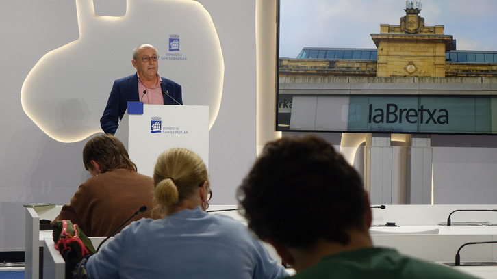 Juan Karlos Izagirre EH Bilduko bozeramailea, otsailean eginiko agerraldian.