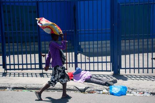 Port-au-Prince hiriburua gatazka betean dira gobernua eta talde armatuak.