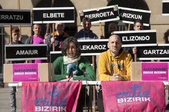Erdiz Bizirik taldeak agerraldia egin du gaur Iruñean.