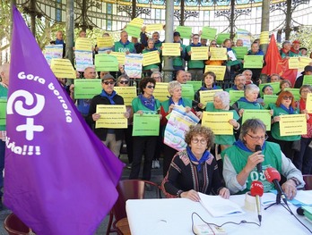 Euskal Herriko Pentsiodunen Mugimenduak mobilizazioen berri emateko egindako prentsaurrekoa.