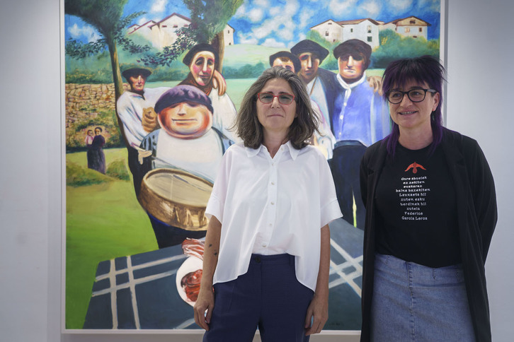 Usoa Zumeta, ezkerrean, Usurbilgo alkate Agurtzane Solabarrietarekin.