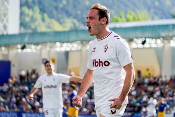 Bautista celebra su primer gol ante el Andorra.