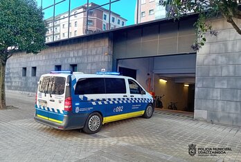 Vehículo de la Policía Municipal de Iruñea.