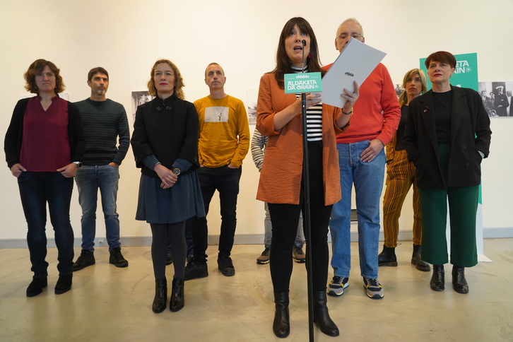 Oihana Etxebarrieta, portavoz de campaña de EH Bildu, en Zumaia.