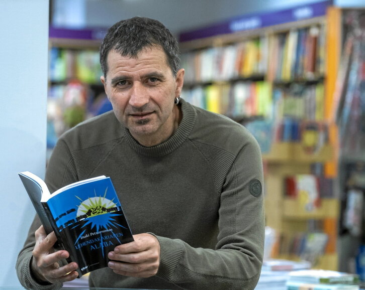 Iñaki Petxarromanek nobela berria aurkeztu zuen atzo, «Lehendakariaren alaba».