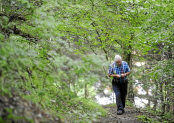 Certains pays, comme la Suède, garantissent le droit de libre accès à la nature.