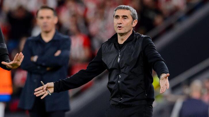 Ernesto Valverdek argi utzi du gustura dagoela talde zuri-gorrian.