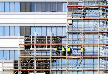 Tanto en el exterior como en el interior es importante utilizar aislantes térmicos que puedan impedir la propagación del fuego.