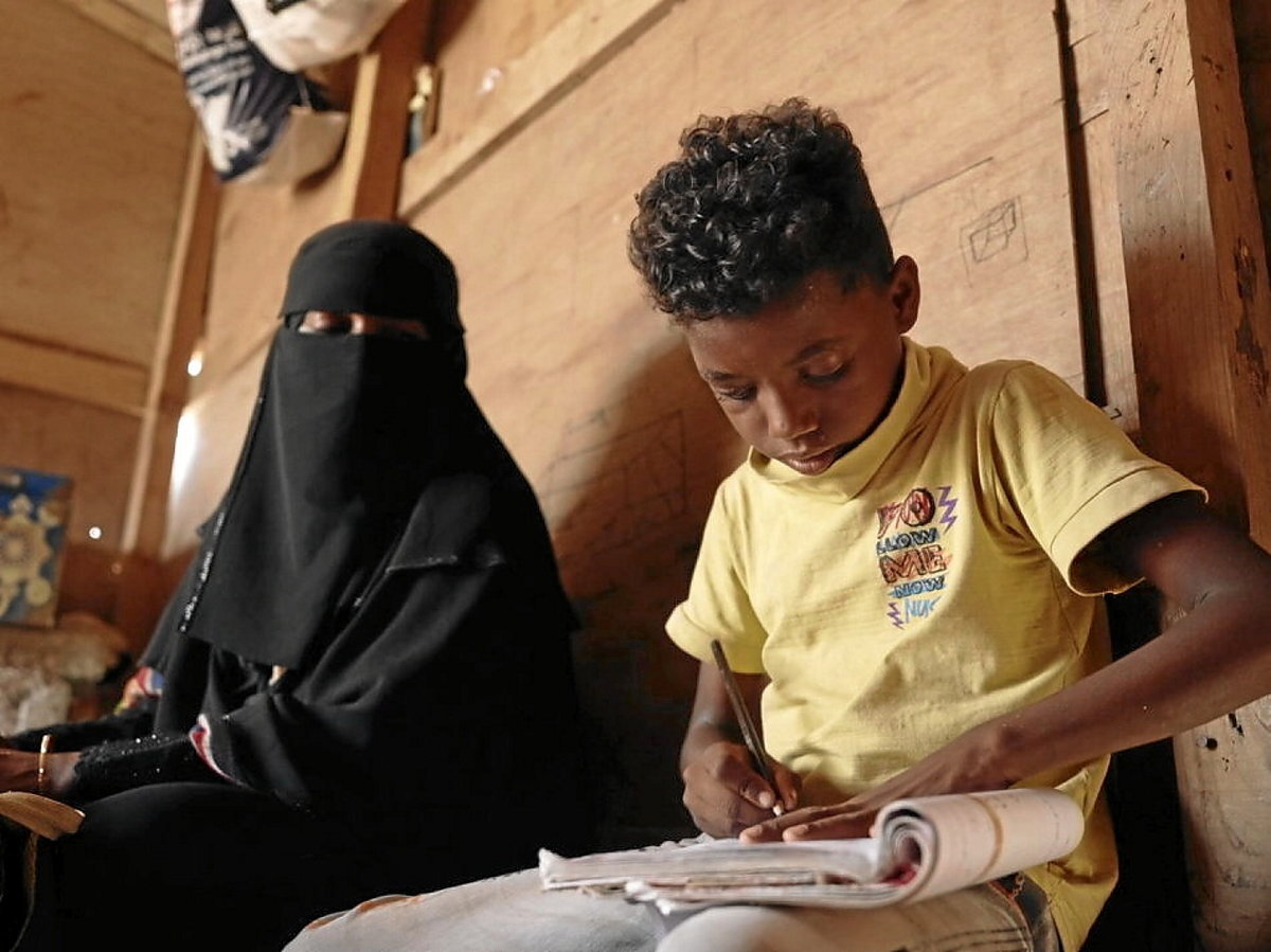 Haurrek hezkuntzan jartzen dute egun bizi duten egoera iraultzeko itxaropena. STC