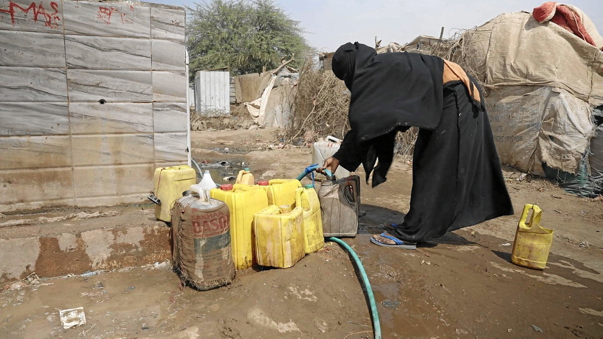 Gerran, bonbek eragiten dituzten biktimez gain, elikadura krisi batek ere ondorio latzak uzten ditu. SAVE THE CHILDREN