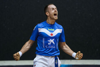 Unai Lasok amorruz ospatu du garaipen ikaragarri hau.