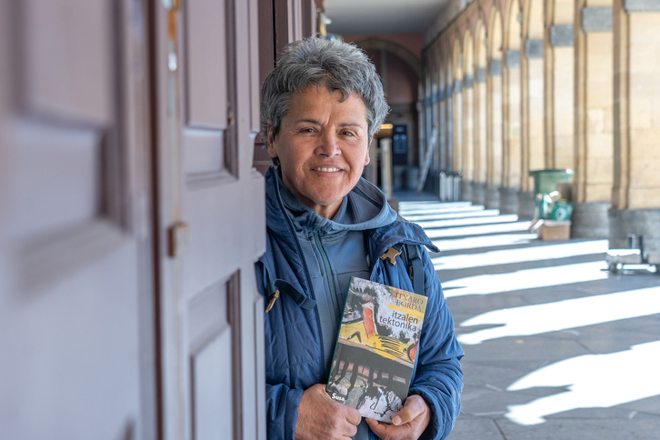 Itxaro Borda, bere lan berria eskuan duelarik.