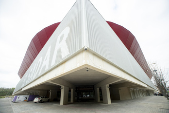 Osasuna frena las pérdidas por los traspasos en el mercado invernal, pero los números siguen siendo rojos.