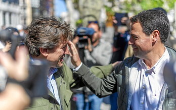 Imanol Pradales y Eneko Andueza coincidieron en Portugalete en la jornada de reflexión.