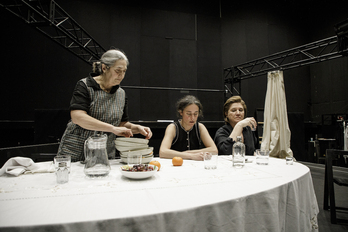 Ensayo de ‘La casa de Bernarda Alba’, dirigida por Alfredo Sanzol.
