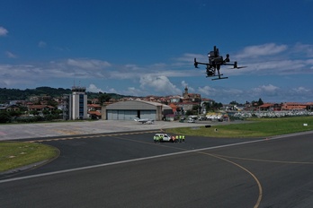 Aenaren drone bat Donostiako aireportuan, Hondarribian.