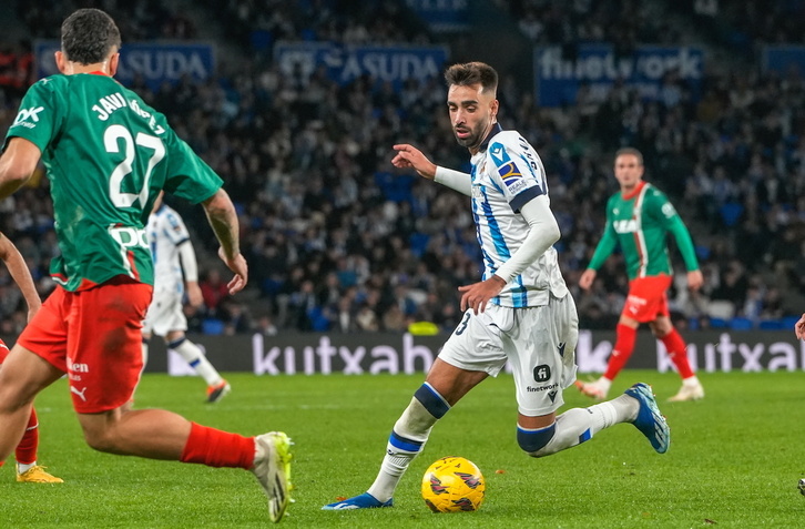 Brais Méndez, en el partido jugado contra el Alavés en Anoeta.