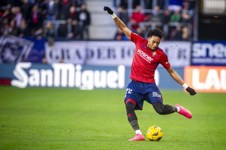 Un traumatismo en su tobilllo izquierda le hace ser duda a Mojica para el duelo contra el Granada.