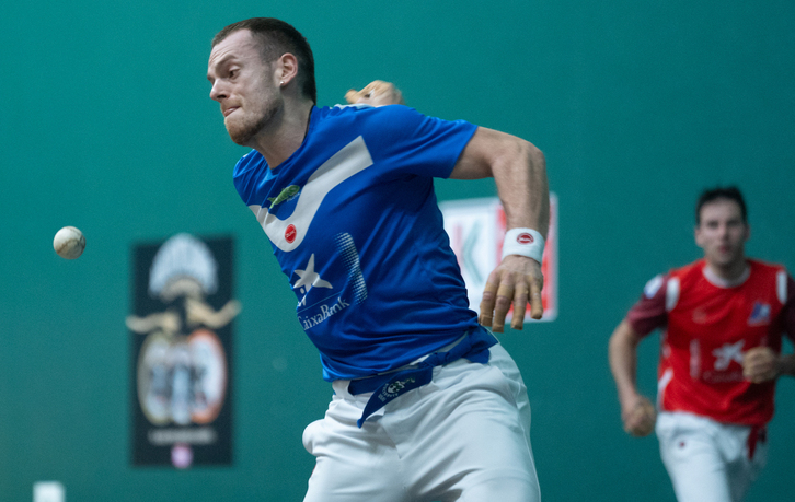 Unai Laso sasoiko dago Buruz Burukoan; irudian, Labriteko partidan, Darioren aurka.