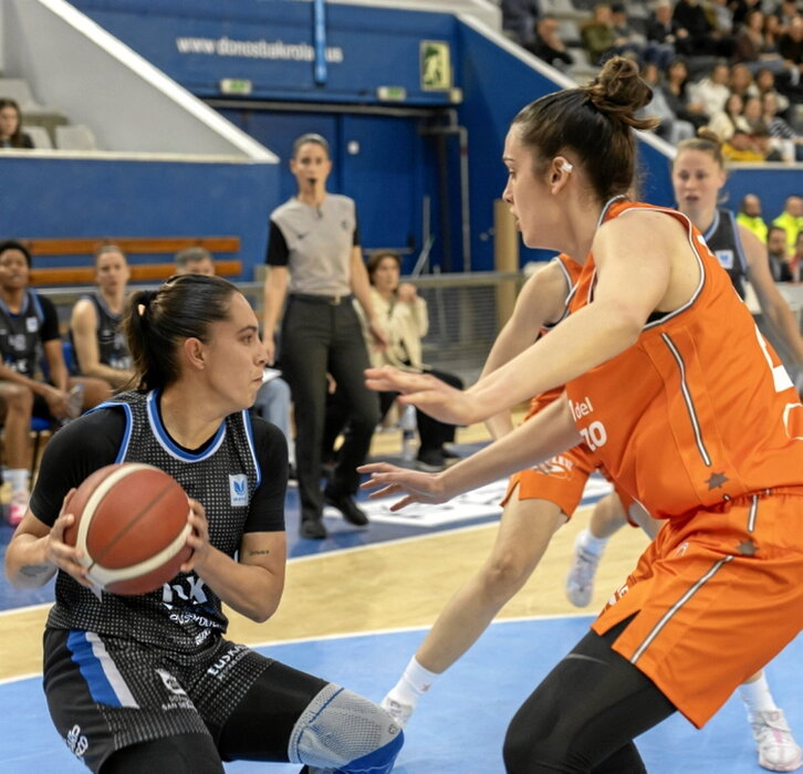 Ibaeta Basket chocó con la defensa.