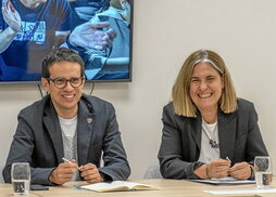Pello Otxandiano y Nerea Kortajarena, en la Mesa Política de EH Bildu.