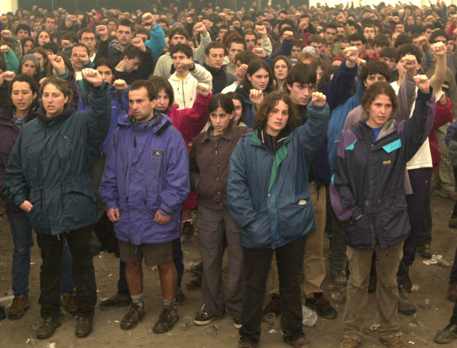 Acto de jóvenes en Kanbo, tras la fusión de Jarrai y Gazteria en Haika. (Bob EDME I FOKU)