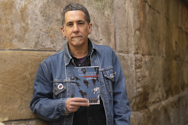 Barandiaranek aurkeztu du bere poesia liburu berria.