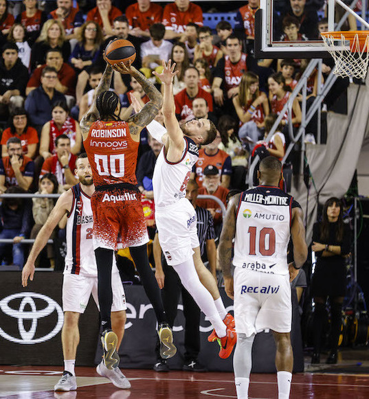 El destino de Saski Baskonia en la Liga ACB no solo depende de sí mismo.
