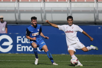 Morcillo y Tejero en una acción del derbi que enfrentó a Amorebieta y Eibar en la primera vuelta.