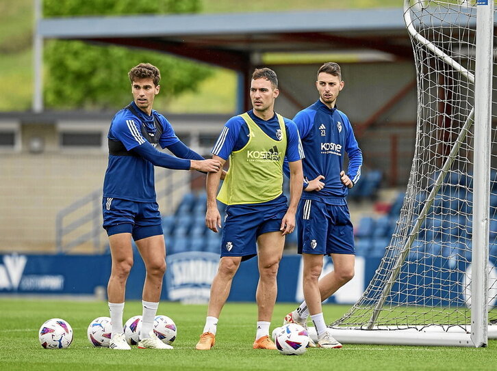 Torró, Unai García y Raúl, en la última sesión antes de la visita del Betis.