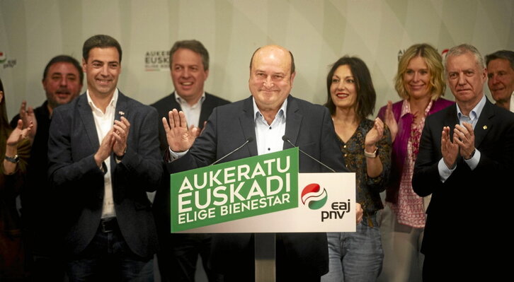 El presidente del EBB, Andoni Ortuzar, la noche electoral en Sabin Etxea.
