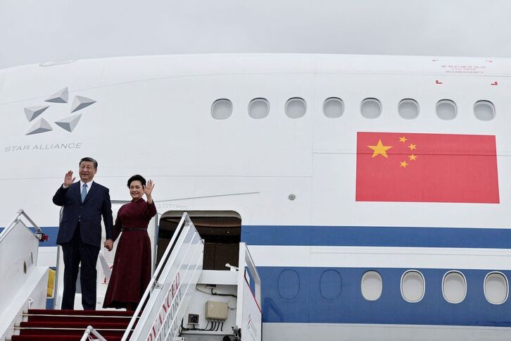 Xi Jinping a su llegada al aeropuerto de Orly, al sur de París.